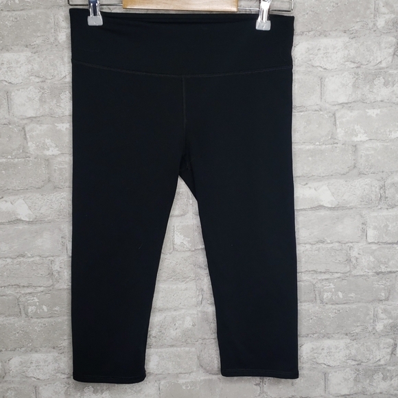 Fabletics Capris *BOGO* - Picture 2 of 5
